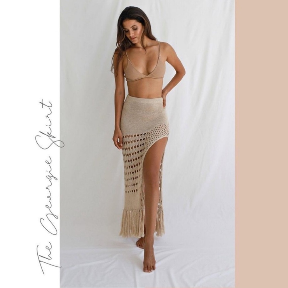 Flook The Label Georgie Maxi Skirt
Beach coverup
Worn one time, still like new